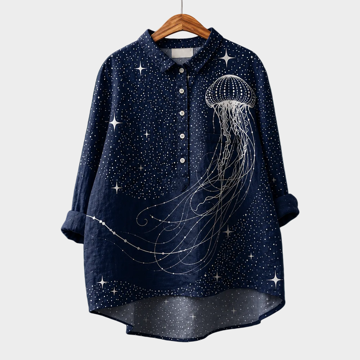 Blusa estiva elegante blu scuro con stampa stelle e motivo luminescente a medusa