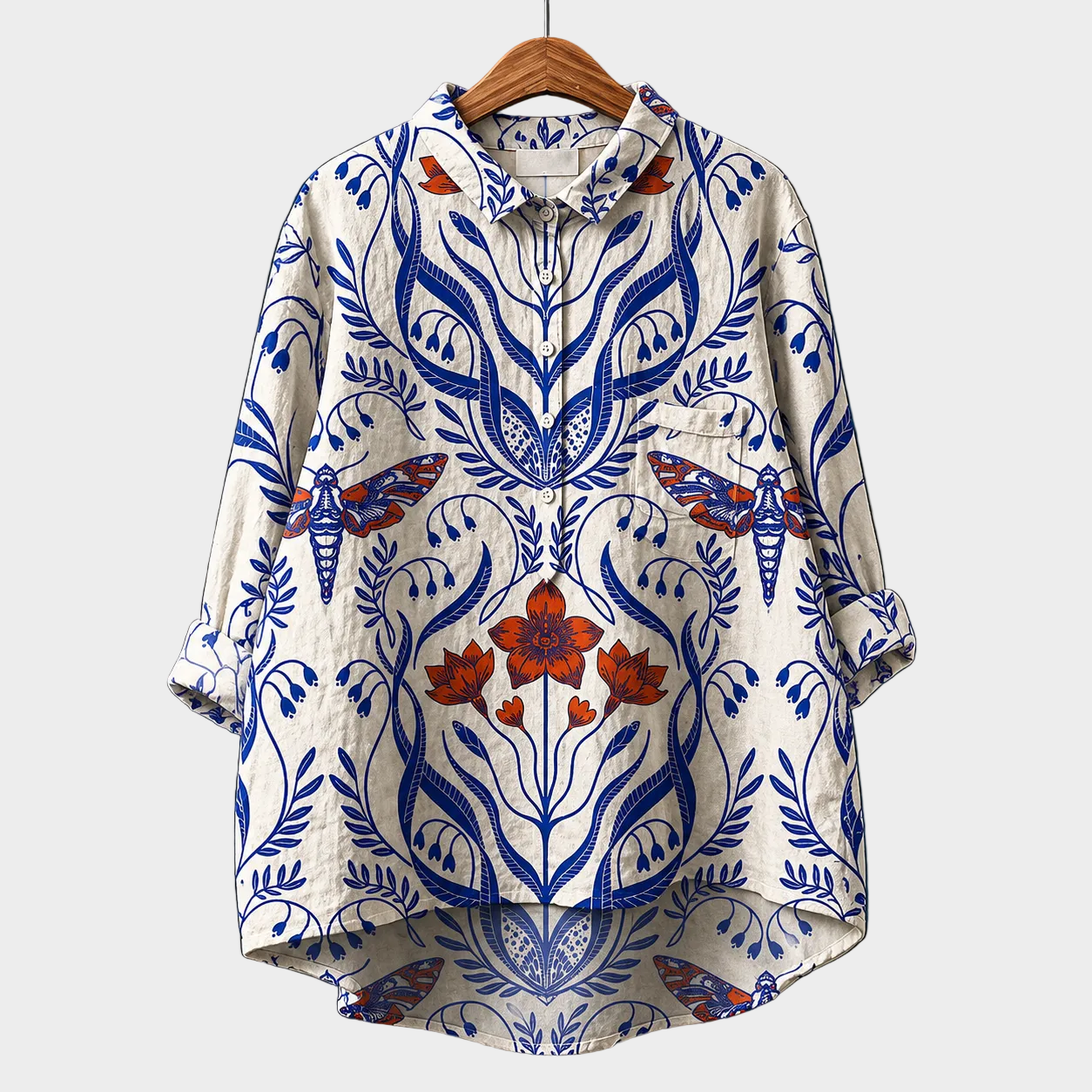 Blusa estiva elegante bianca con stampa floreale blu e rosso, colletto e bottoni
