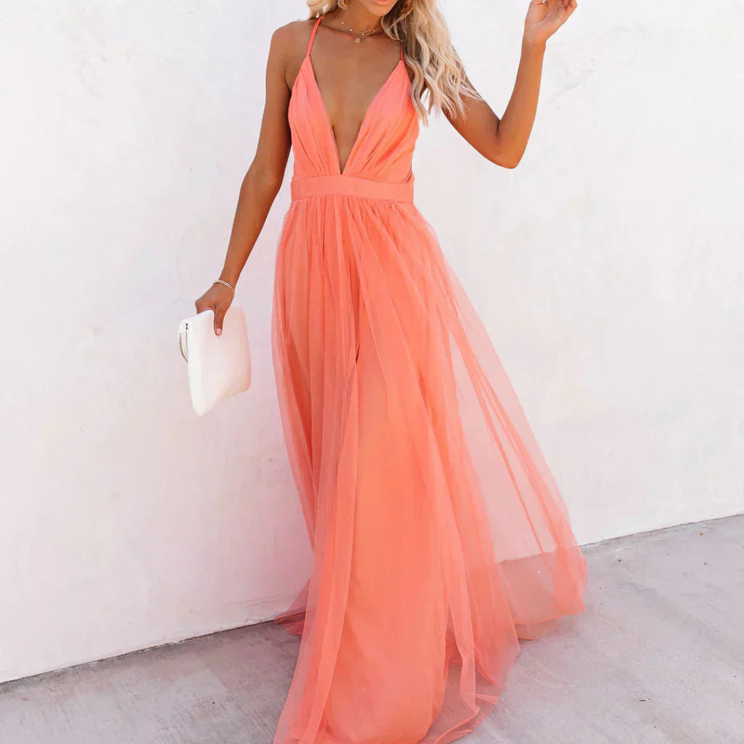 Abito maxi corallo in tulle con scollo a V e spalline sottili, taglio in vita