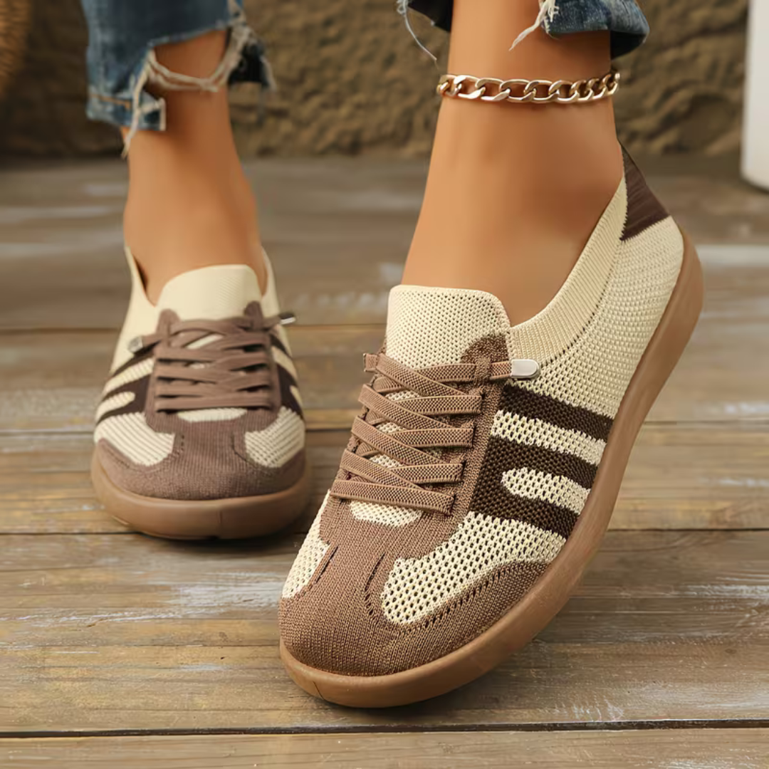 Scarpe comfort ortopediche beige e marrone, lacci color cuoio, suola marrone