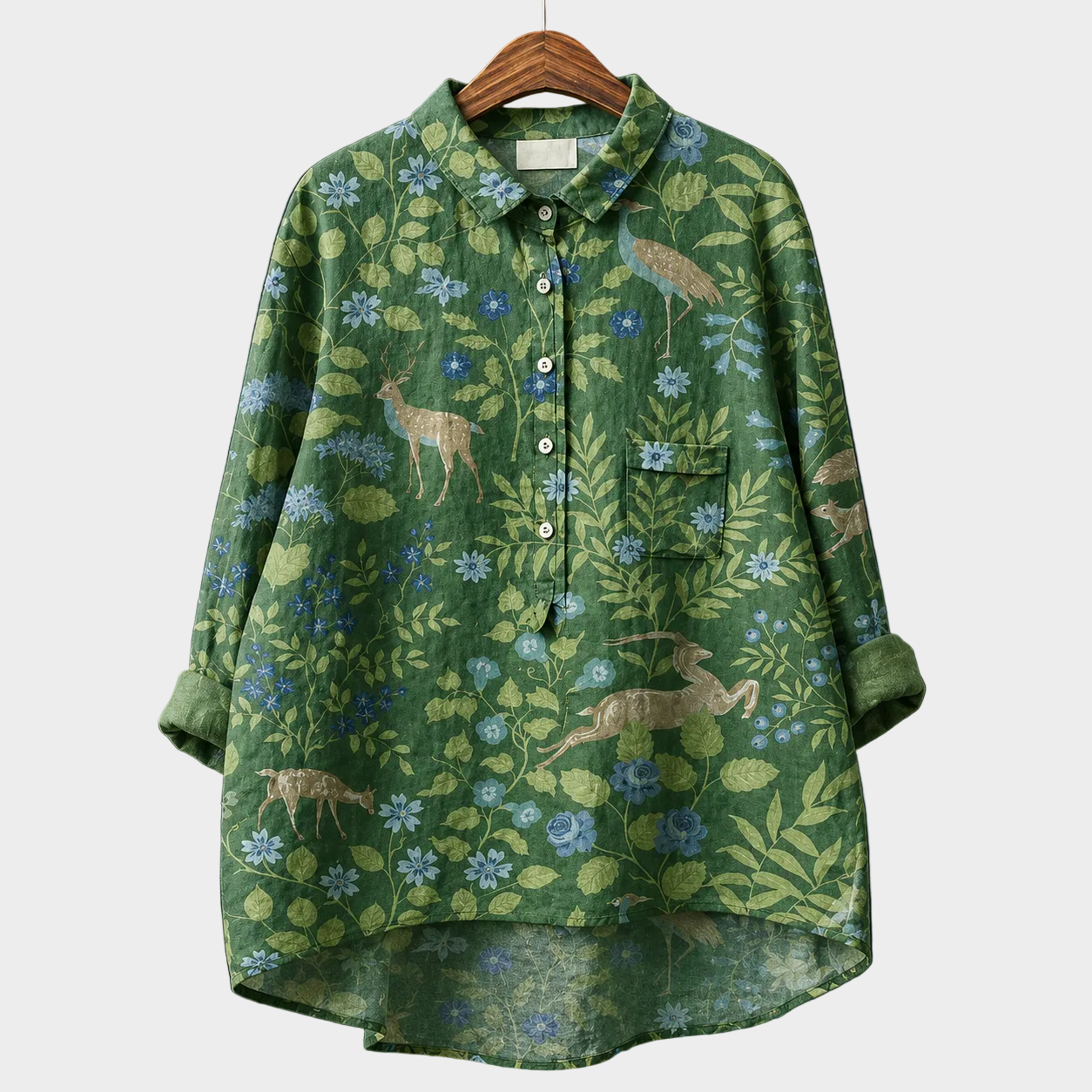 Blusa estiva verde con motivo floreale e uccelli, bottoni frontali, maniche lunghe