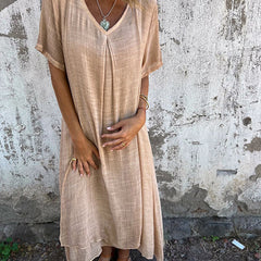 Abito beige a V con maniche corte e patta frontale