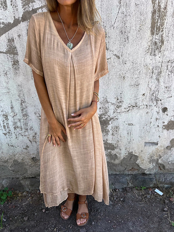 Abito beige a V con maniche corte e patta frontale
