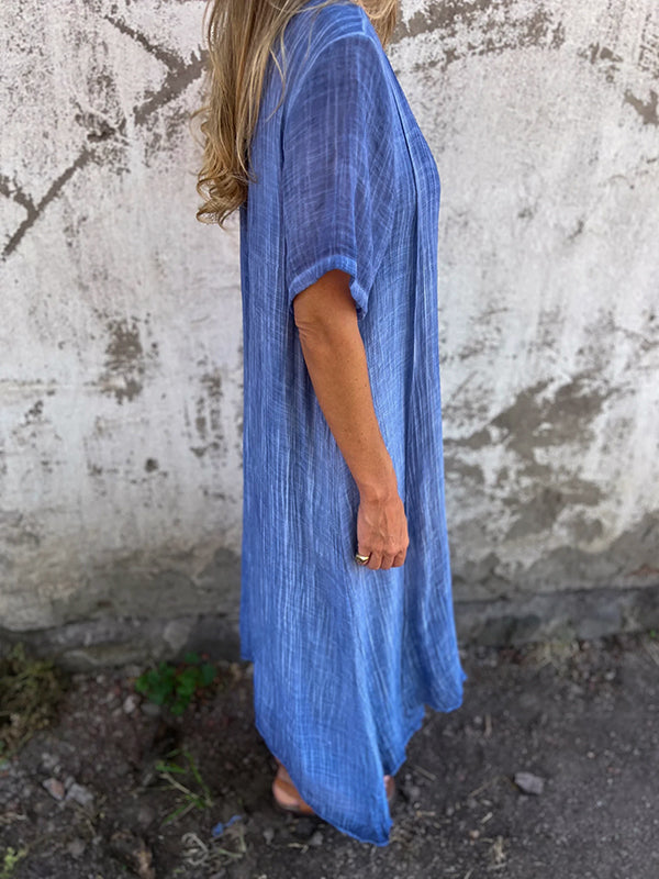 Abito blu a V con maniche corte, taglio leggero