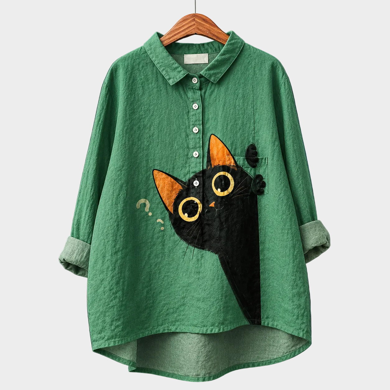 Blusa estiva verde con colletto e bottoni, maniche a 3/4, stampa gatto.