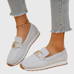 Mocassino ortopedico bianco con tomaia mesh e fascia con fibbia metallica