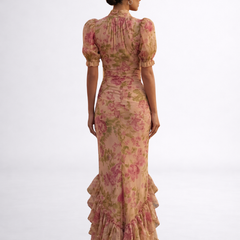 Abito lungo in chiffon floreale rosa-verde con balze sul fondo e maniche a sbuffo