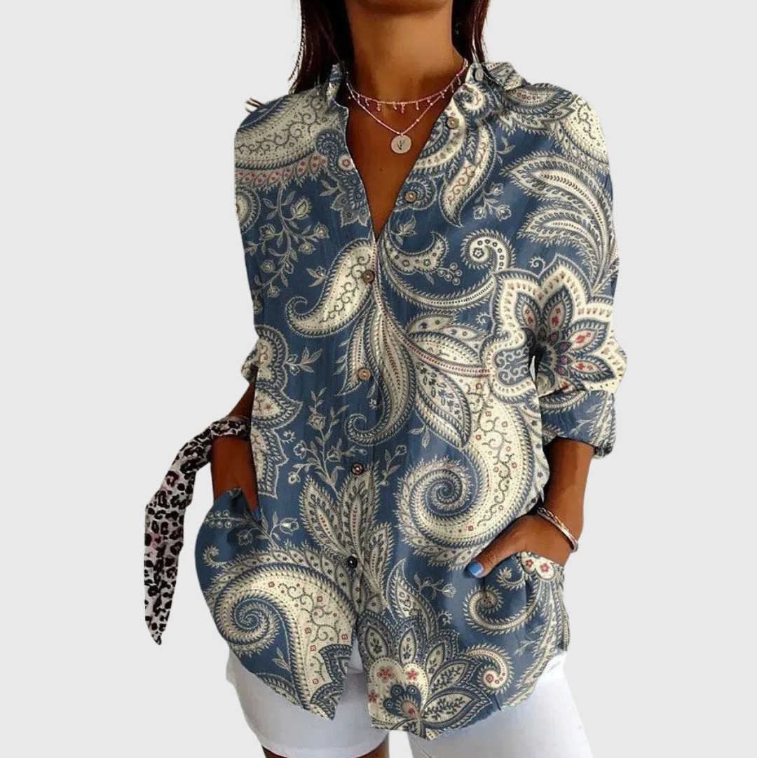 Blusa leggera a maniche lunghe con stampa paisley blu e beige, bottoni frontali