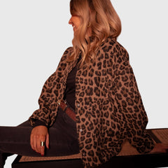 Leopard print jacket with button front and long sleeves, relaxed fit