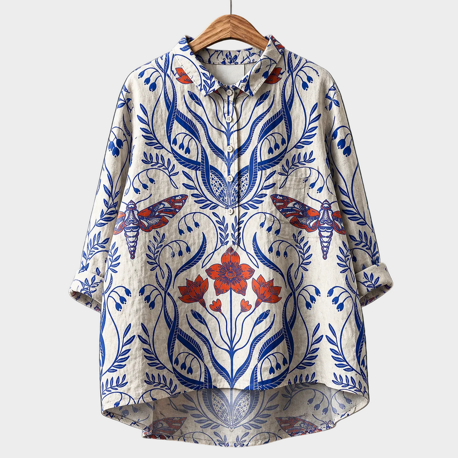 Blusa estiva elegante bianca con stampa floreale blu e rossa, maniche 3/4, bottoni