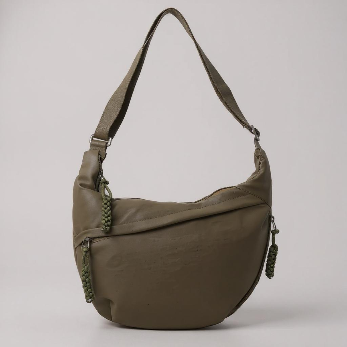 Borsa a spalla elegante in tessuto verde oliva, tracolla regolabile e tasca con cerniera