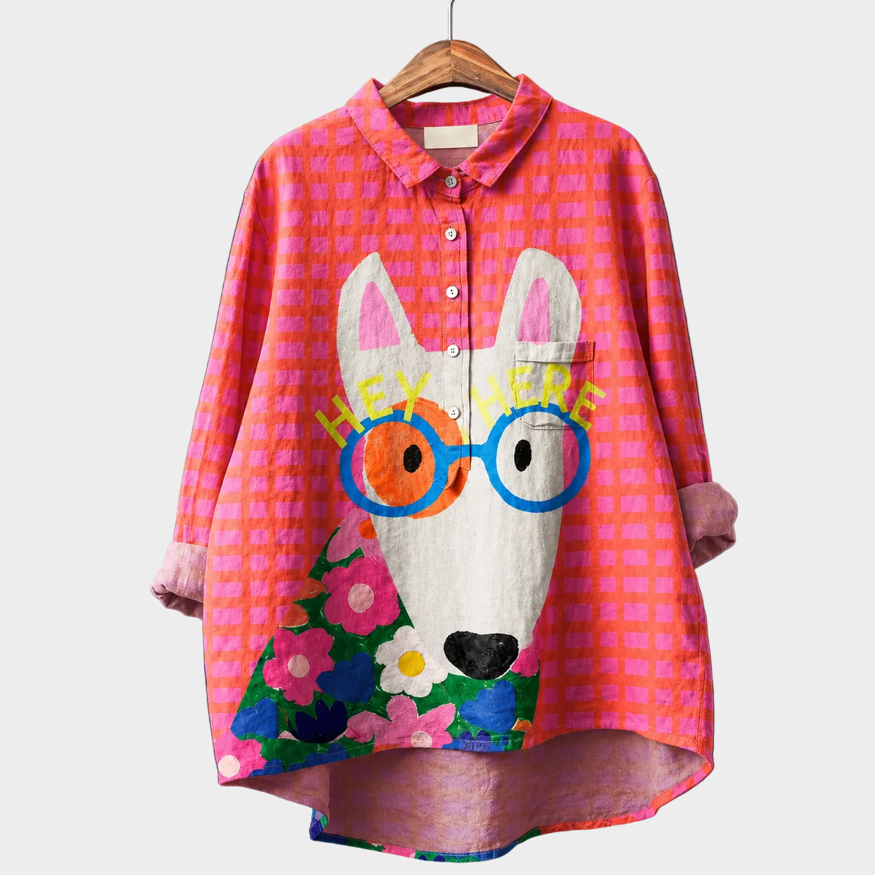 Blusa estiva rosa a quadretti con stampa cane, colletto e bottoni, maniche lunghe