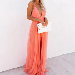 Abito maxi corallo in tulle leggero, scollo a V e spalline sottili
