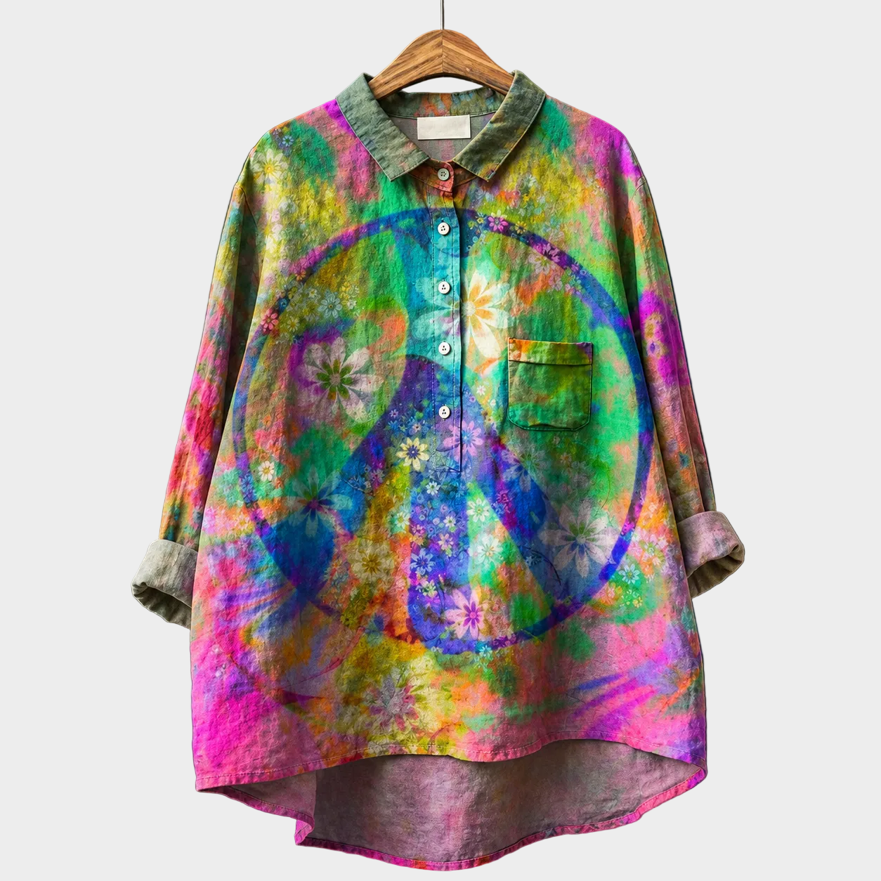 Blusa estiva Vittoria multicolore con colletto, bottoni e tasca sul petto, maniche lunghe