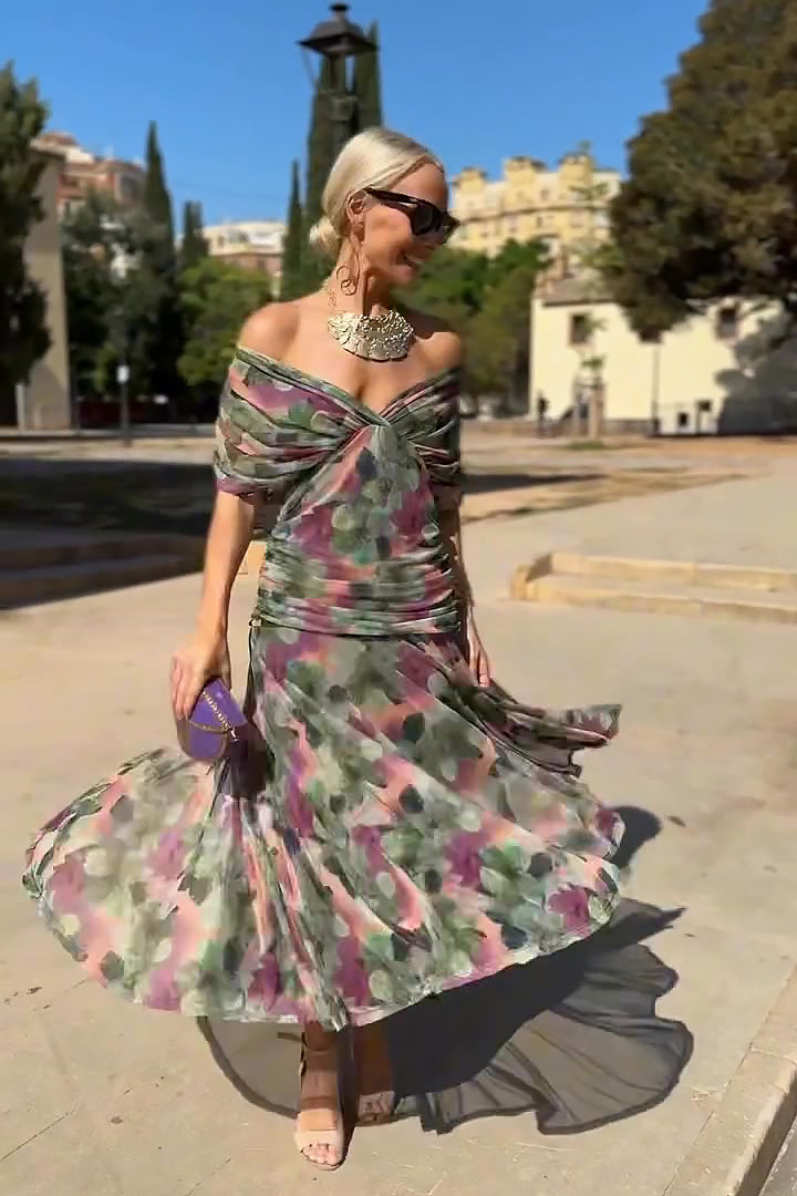 Abito da sera a fiori verde e viola, scollo bardot, gonna svasata con balze