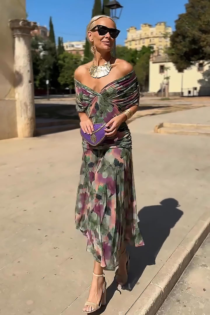 Abito da sera multicolore a fiori, scollo bardot, gonna midi svasata