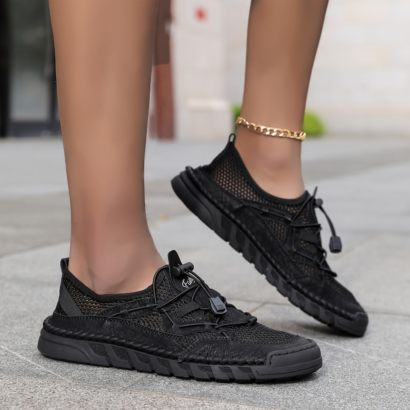 Scarpe comfort traspiranti nere in mesh con lacci e suola spessa