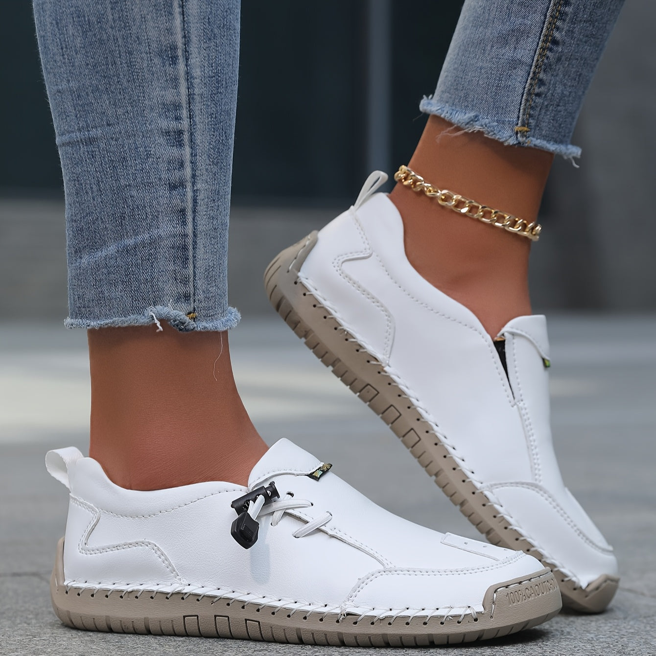 Scarpe Comfort Lina bianche con lacci elastici, suola spessa e chiusura con fibbia