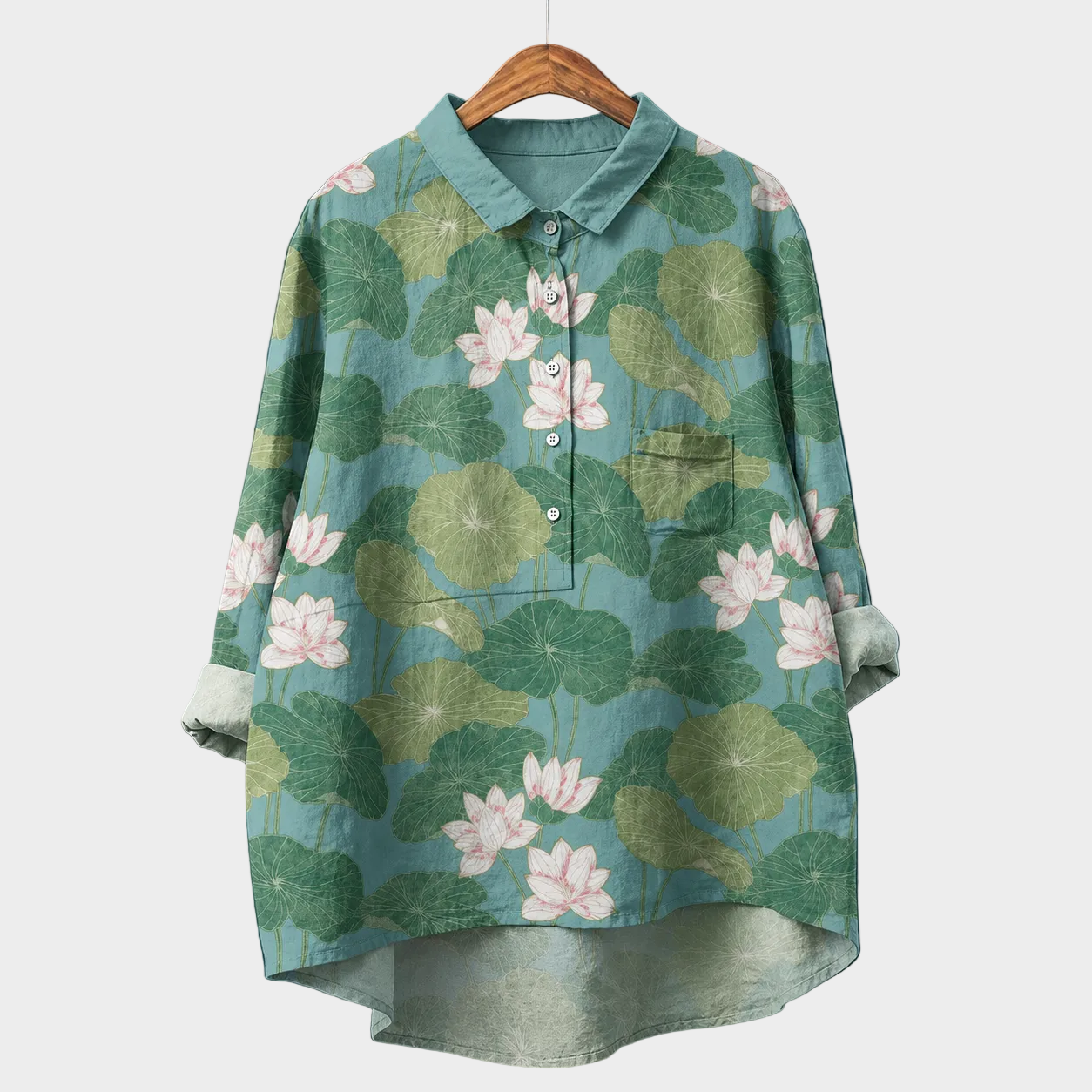 Blusa estiva verde con motivo foglie e fiori, colletto e bottoni, maniche lunghe