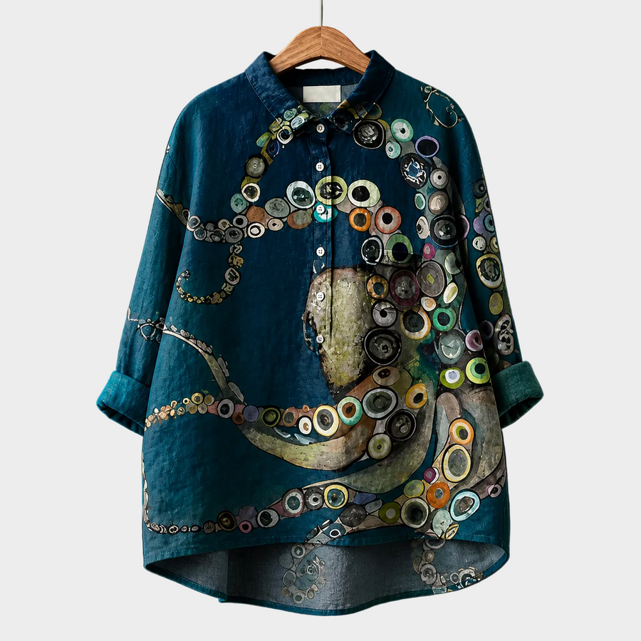 Blusa estiva elegante blu petrolio, maniche corte, colletto e bottoni, fantasia astratta