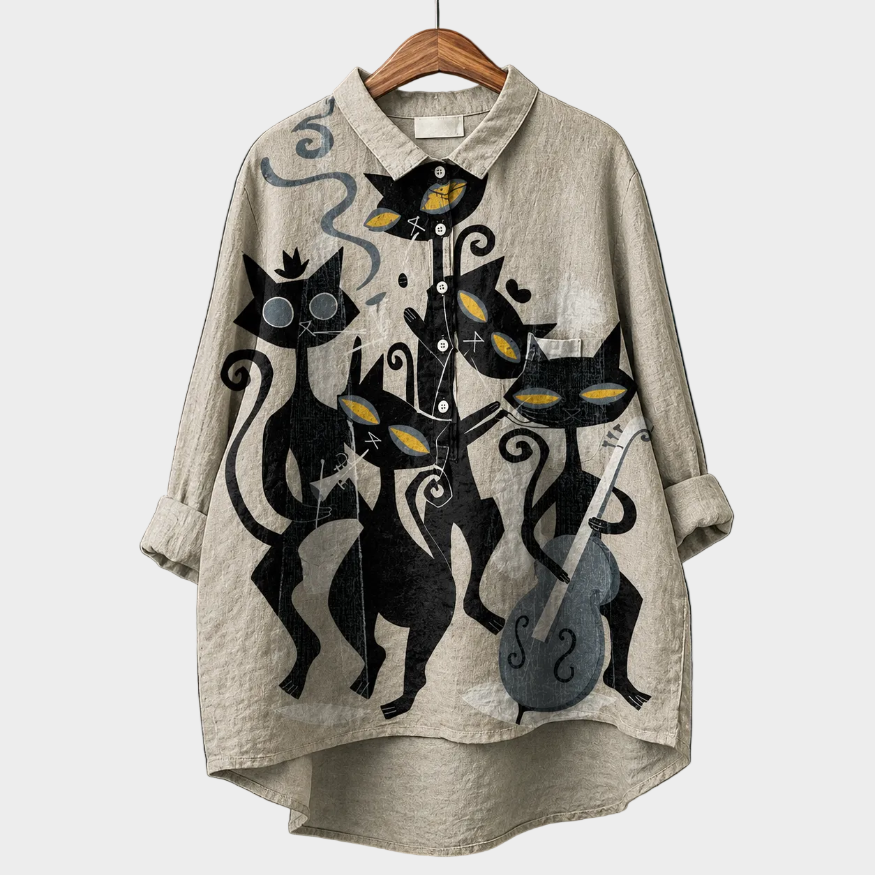Blusa estiva beige con stampa gatti neri, bottoni e colletto, maniche a tre quarti