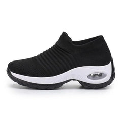 Scarpe ergonomiche antiscivolo nere a calza, suola robusta con insert ammortizzante