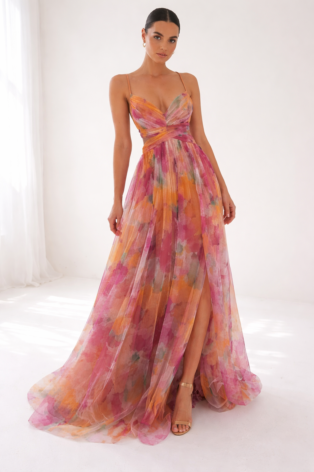 Vestito lungo con spalline sottili e scollo a V, fantasia acquerello rosa-pesca e verde, maxi