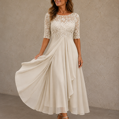 Abito elegante bianco in pizzo e chiffon, maniche corte, gonna ampia