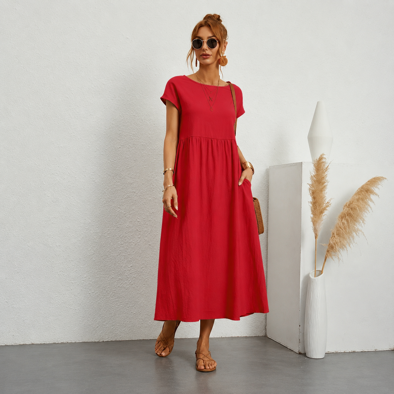 Abito midi rosso con maniche corte e scollo rotondo, vita arricciata