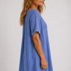 Abito estivo blu mediterraneo sul lato, scollo a V e manica corta ampia