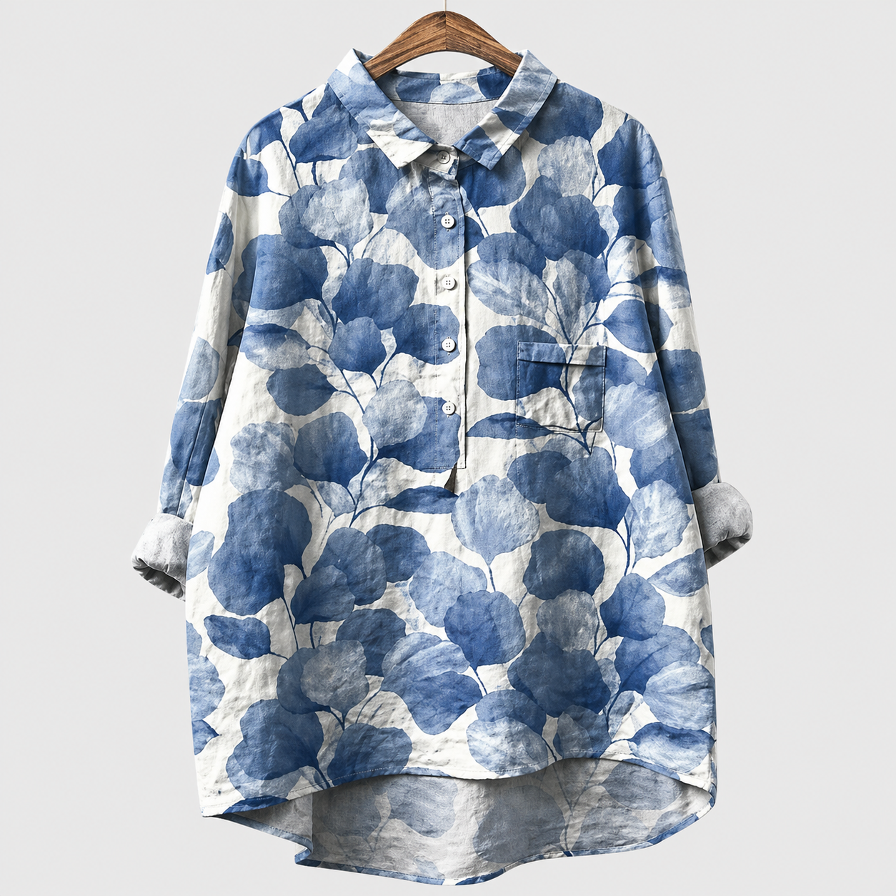 Blusa estiva a bottoni stampa fiori blu scuro e chiaro, colletto, taschino