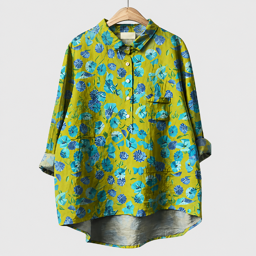 Blusa estiva verde e gialla con stampa fiori blu, bottoni frontali e maniche lunghe