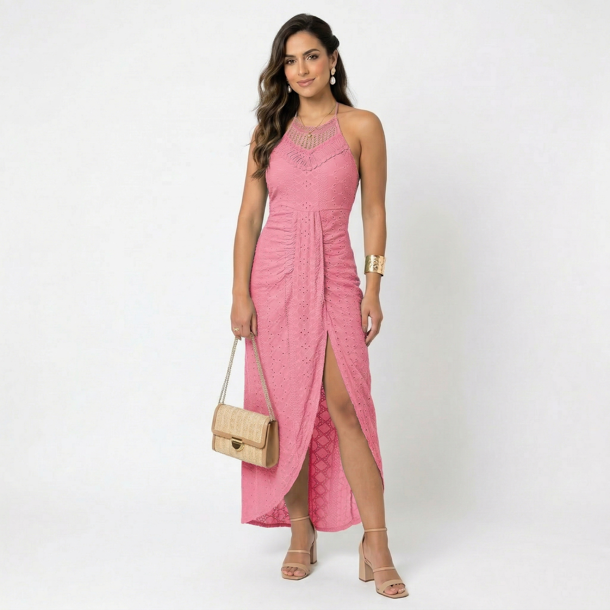 Vestito midi rosa con scollatura incrociata e spacco laterale sulla gonna