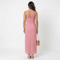 Vestito midi rosa, vista posteriore con schiena scoperta a fascia traforata