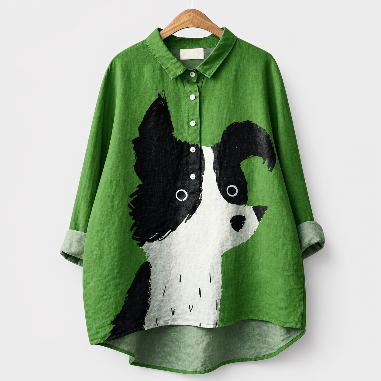 Blusa estiva verde con stampa cane e bottoni frontali