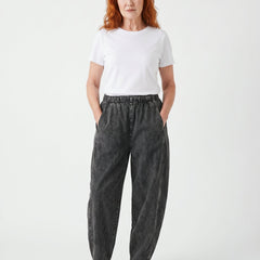 Dark grey relaxed elastic-waist denim trousers with wide legs and elastic waistband