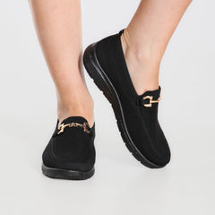 Mocassino comodo Tracy nero con fibbia metallica dorata, tomaia in tessuto