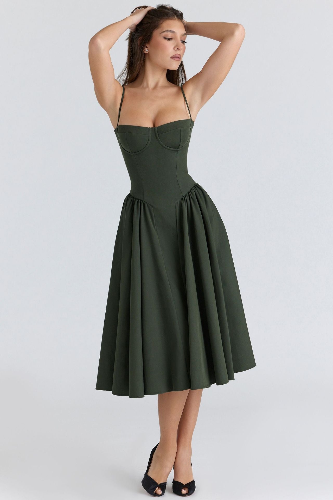 Abito corsetto verde scuro con coppe e gonna midi ampia a pieghe