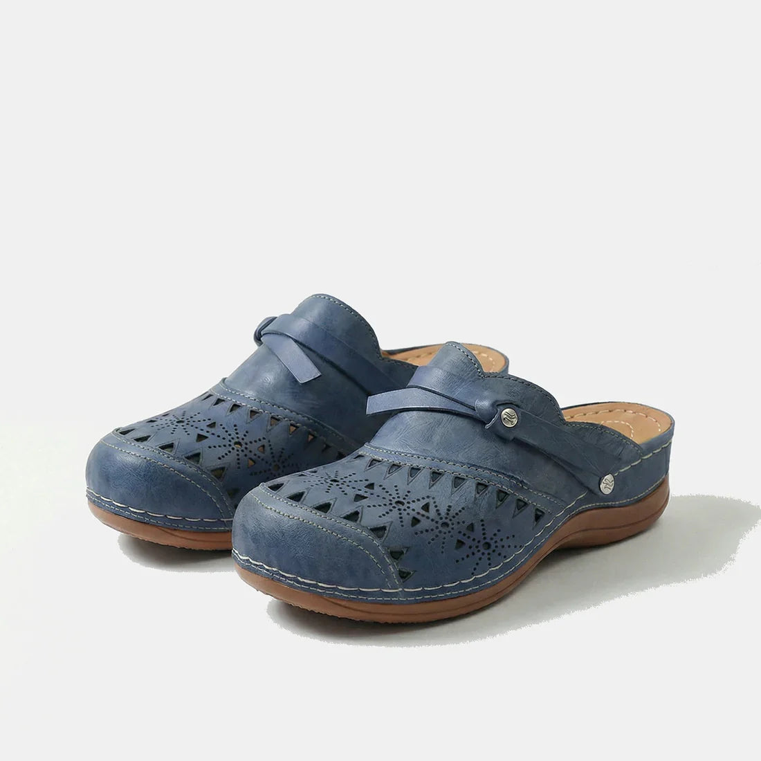 Zoccoli ortopedici comfort blu navy con tomaia traforata e cinturino regolabile