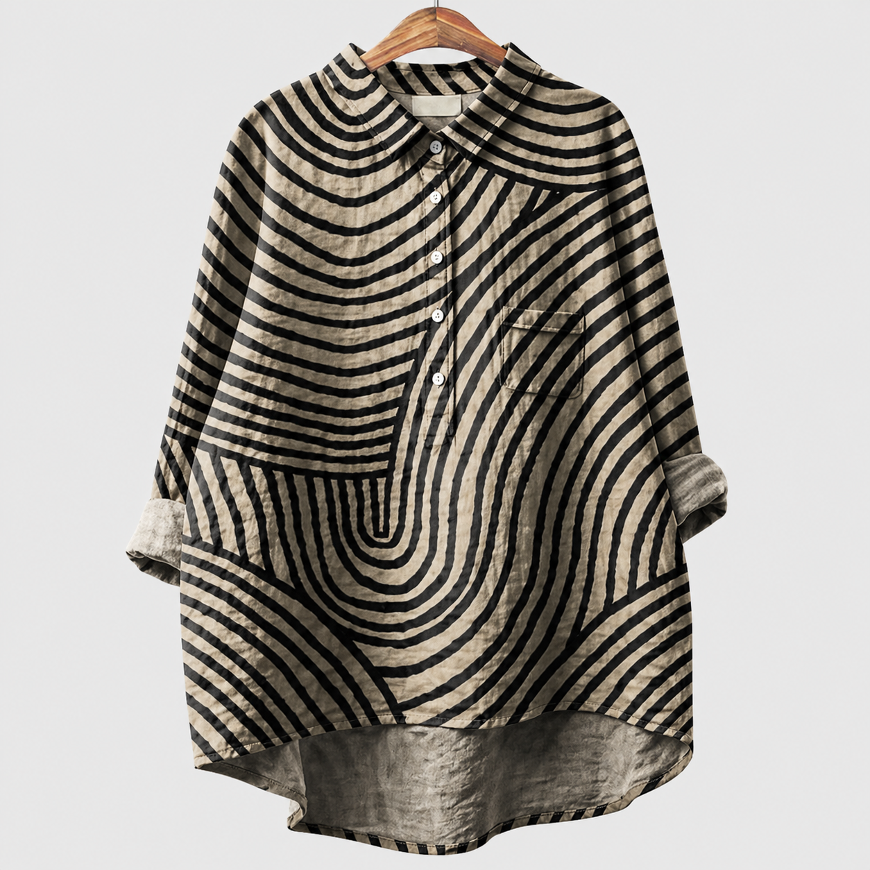 Blusa estiva nera a righe bianche con colletto e bottoni frontali