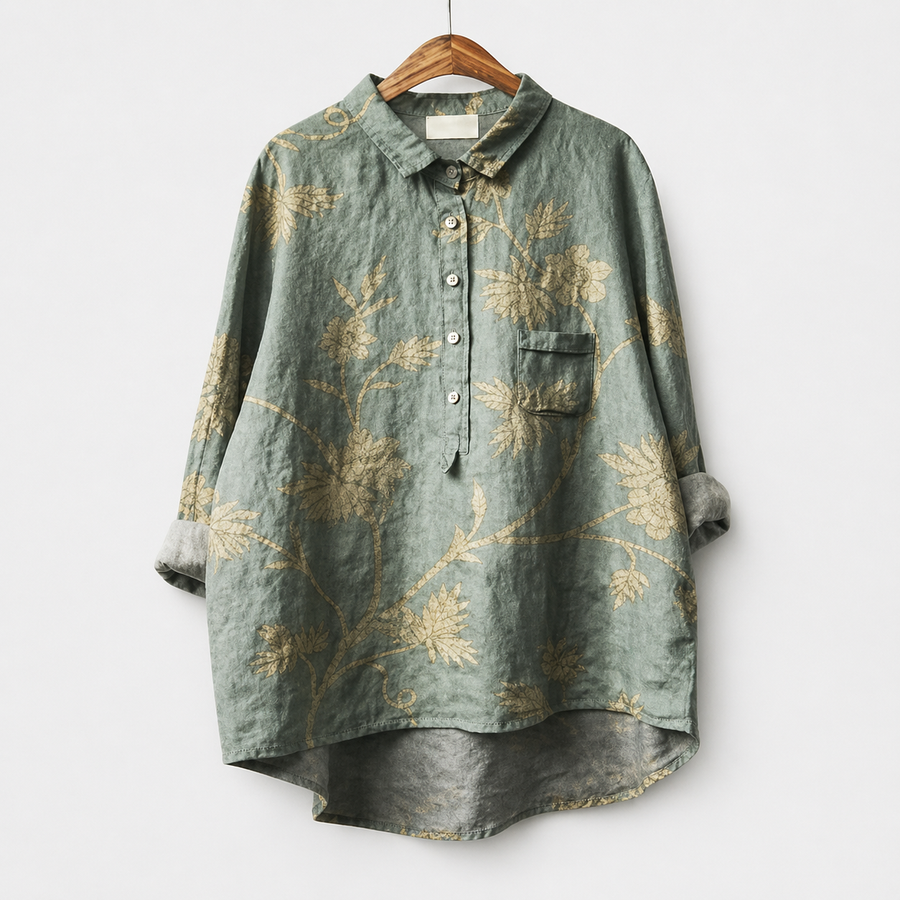 Blusa estiva in tessuto verde scuro con bottoni, colletto, stampa floreale dorata, tasca