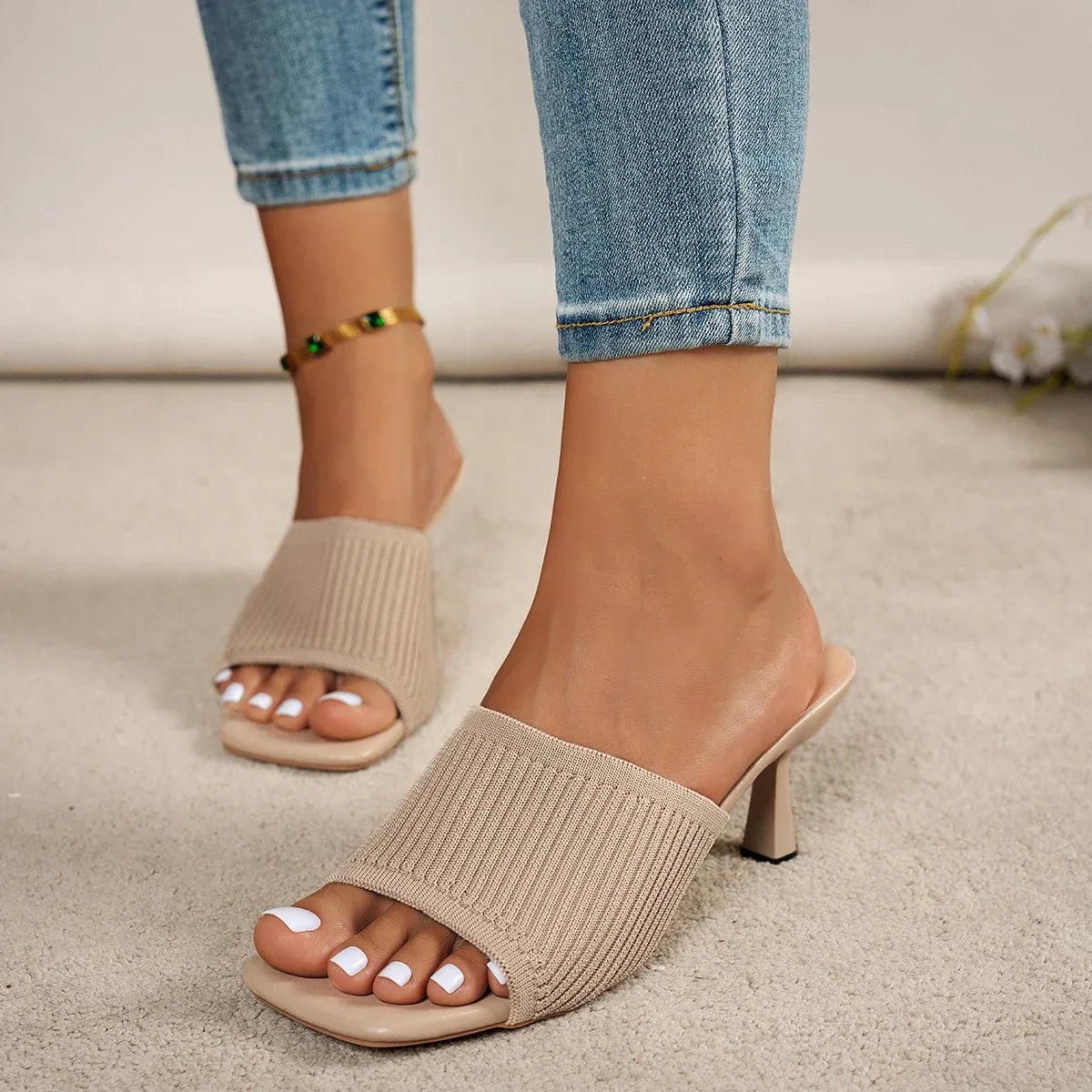 Ciabatte comfort Camilla beige, fascia a coste in maglia e tacco medio a blocco