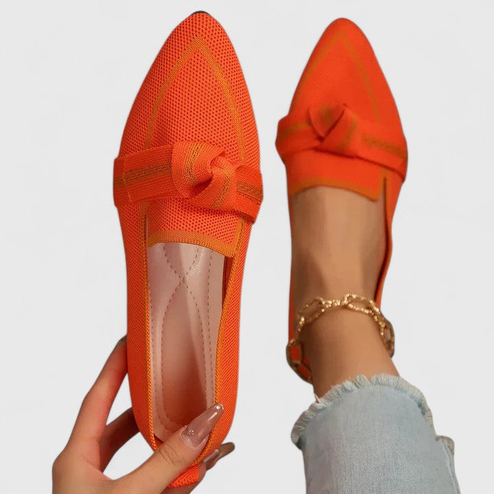 Mocassini eleganti arancioni con tomaia traforata e fiocco frontale