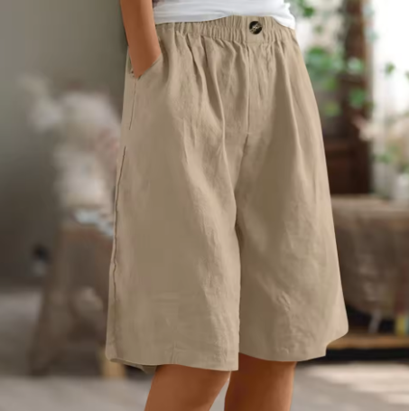 Pantaloncini estivi in lino beige chiaro, vita elasticizzata con bottone, gamba ampia