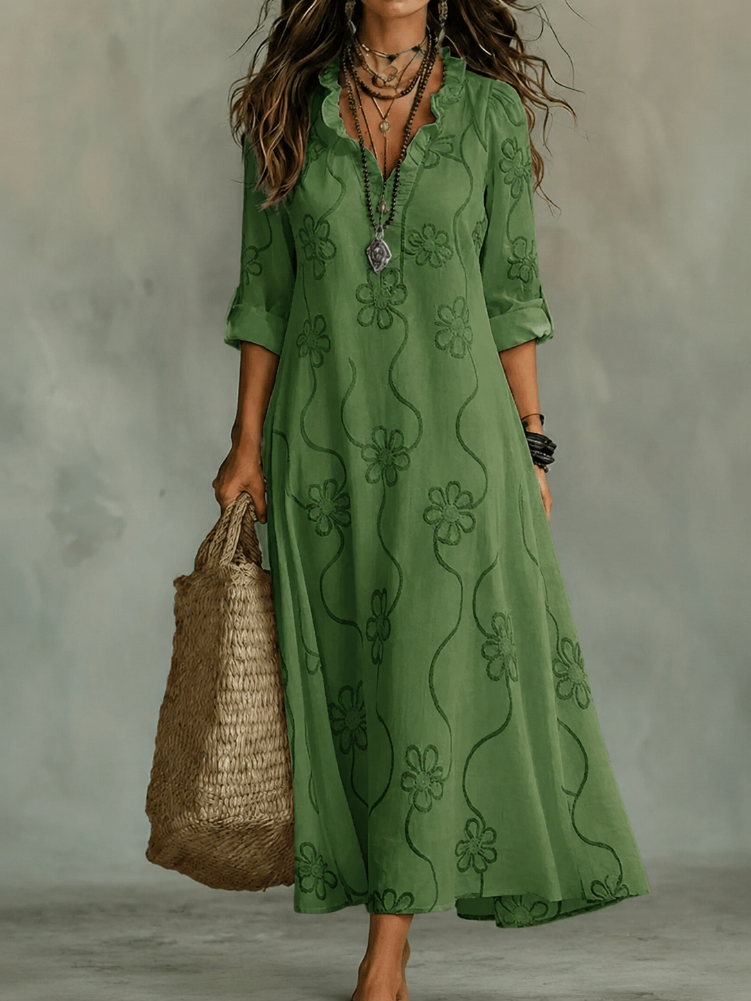 Vestito estivo lungo verde con maniche corte e scollo a V, motivo floreale