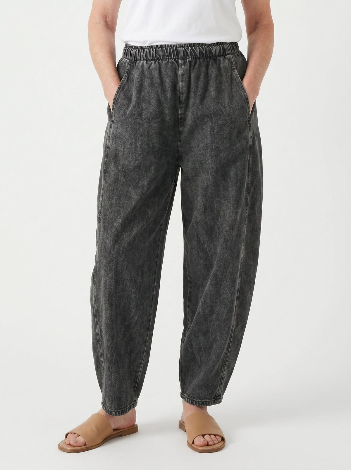 Dark grey elastic-waist denim trousers, wide leg with gathered waistband