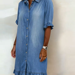 Abito in denim blu con maniche a balze e orlo arricciato