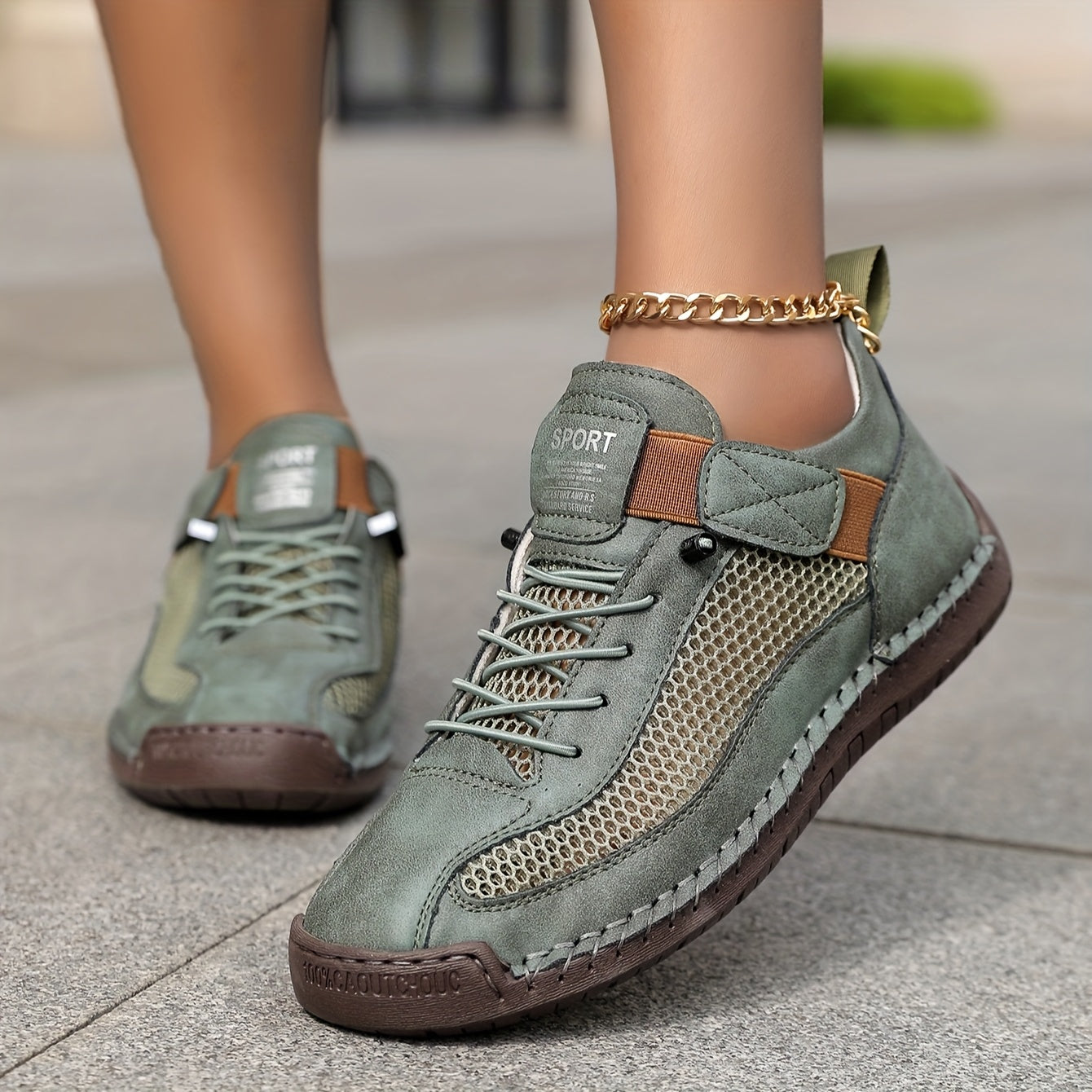 Scarpe ortopediche traspiranti kaki con tomaia mesh e lacci, suola ammortizzata