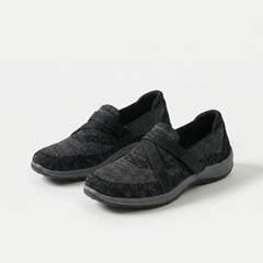 Pantofole slip-on nere in tessuto con fascia elastica, suola flessibile