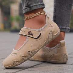 Ballerine beige con cinturino a strappo, suola morbida e dettagli in rilievo